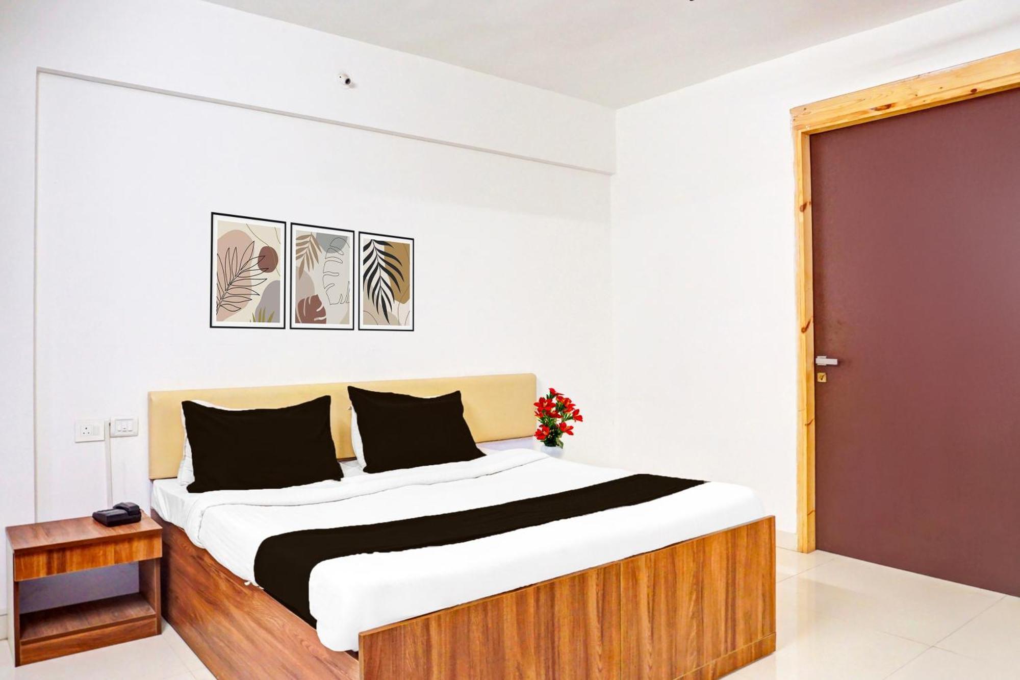 Super Collection O Baner Formerly Seven Hills Dāpuri Exterior photo