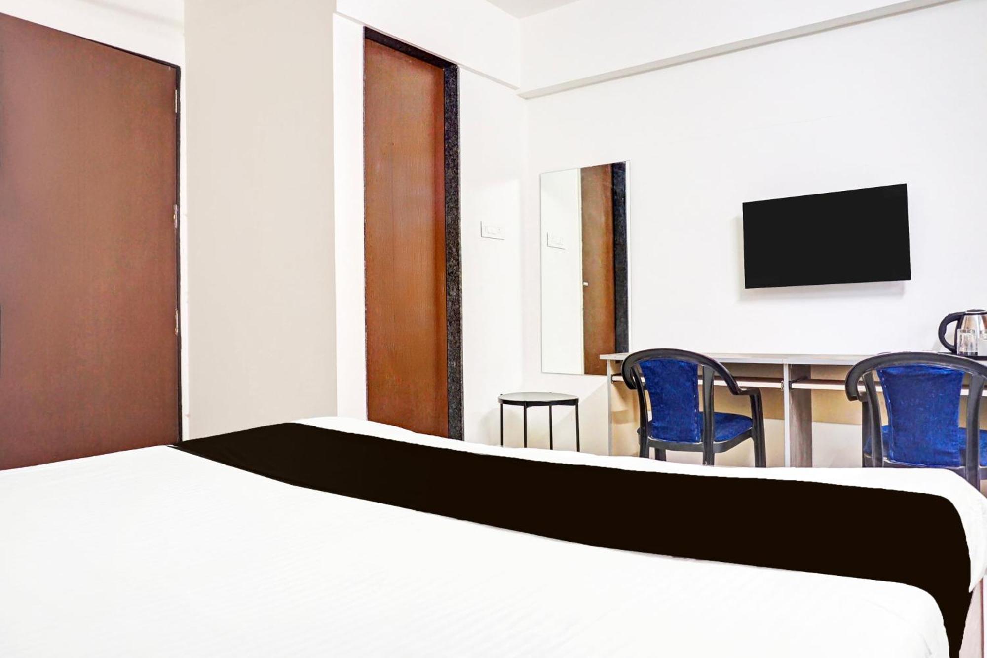 Super Collection O Baner Formerly Seven Hills Dāpuri Exterior photo